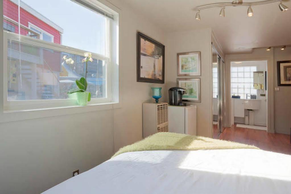 Fisherman'S Wharf Bed & Breakfast Victoria Exterior foto